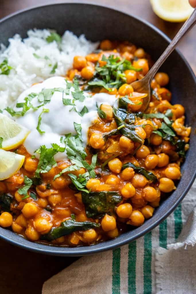 Quick Chickpea Spinach Curry