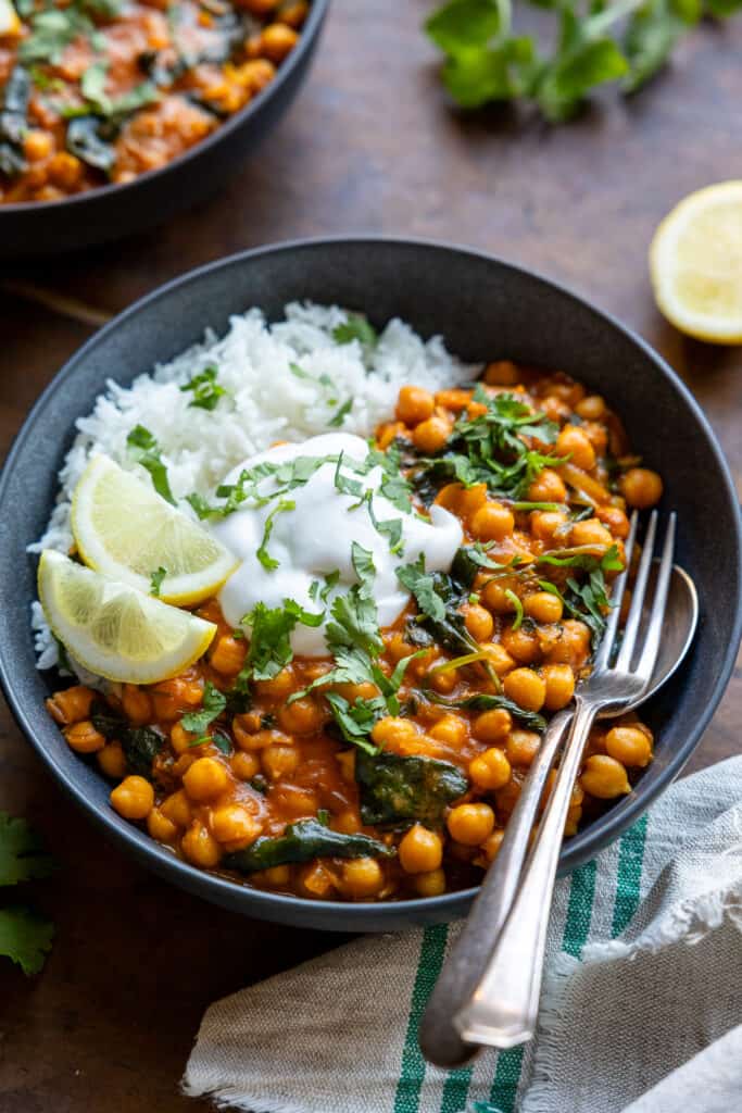 Quick Chickpea Spinach Curry with Rice
